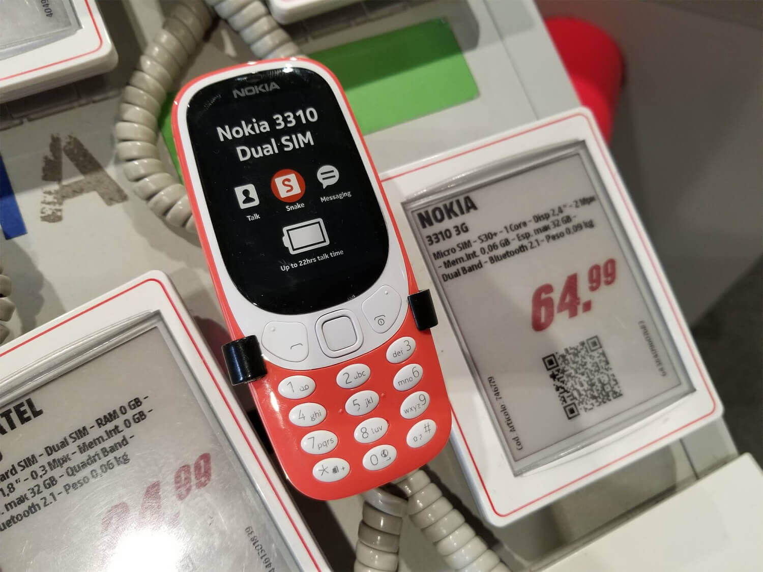 往年のノキアケータイの復刻モデルも話題だ（Nokia 3310 3G）