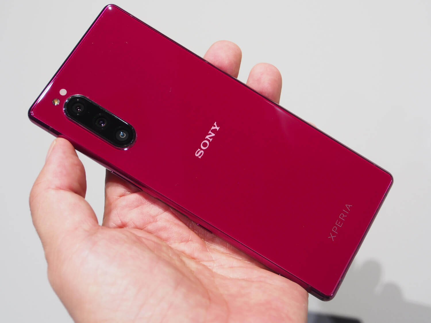 カメラはXperia 1相当、大胆なカラバリも注目