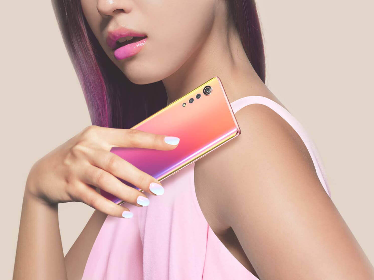 全く新しいネーミングセンスのVELVET。海外では映えるカラバリもある